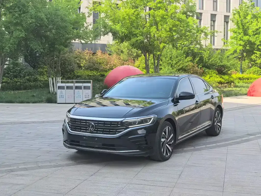 Volkswagen Passat — фото 1