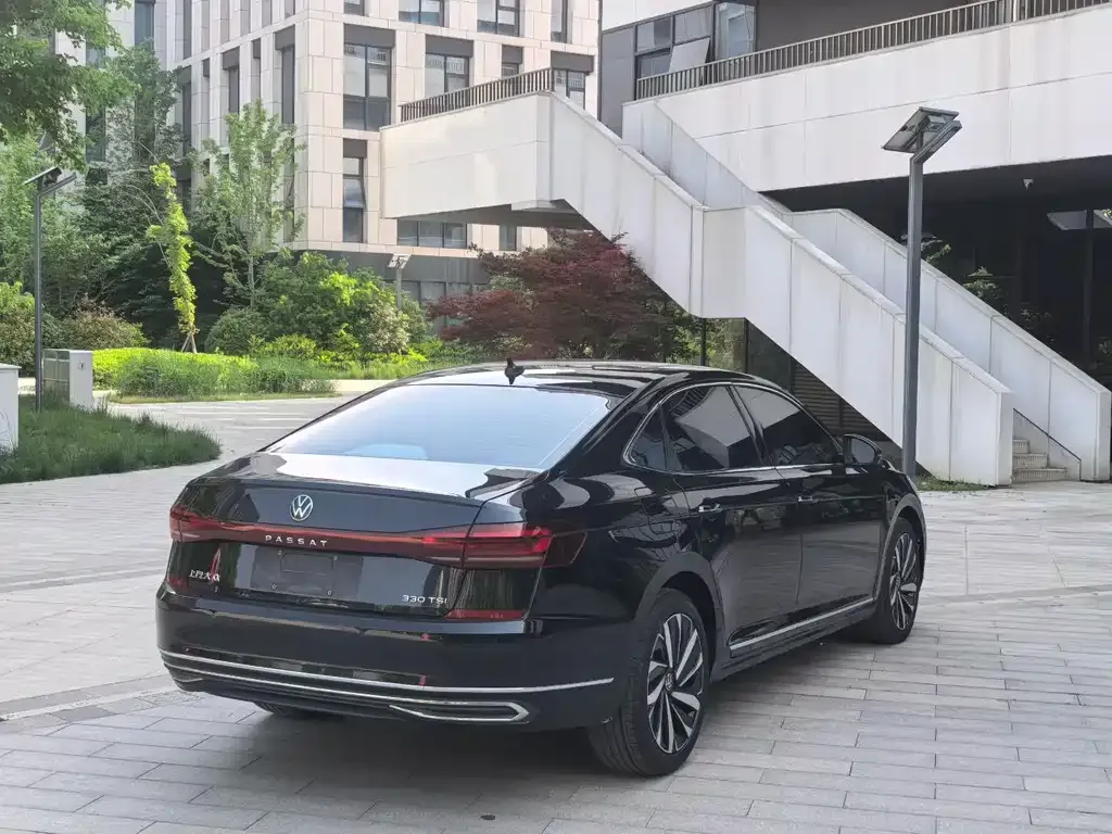 Volkswagen Passat — фото 6