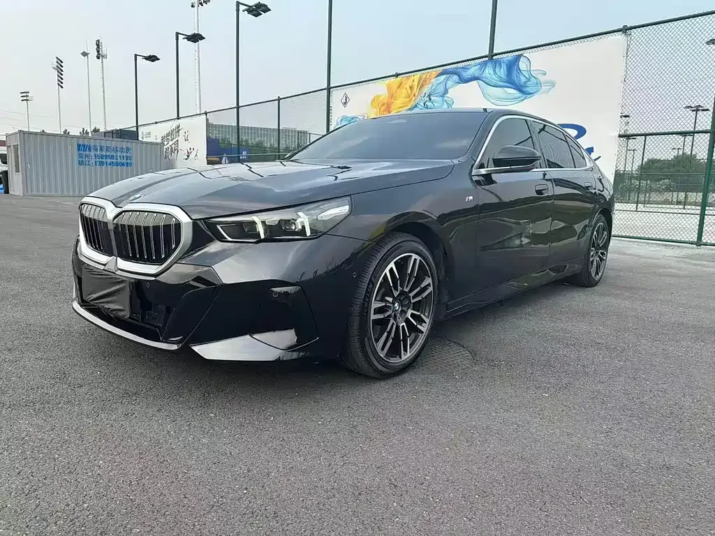 BMW 5 Series — фото 5