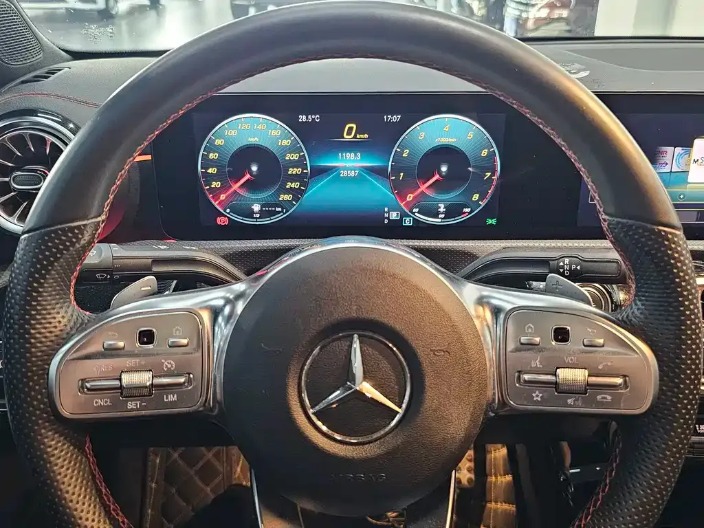 Mercedes-Benz CLA (Import) — фото 10