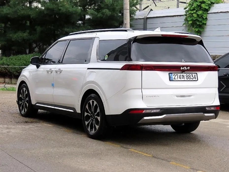 Kia Carnival — фото 10