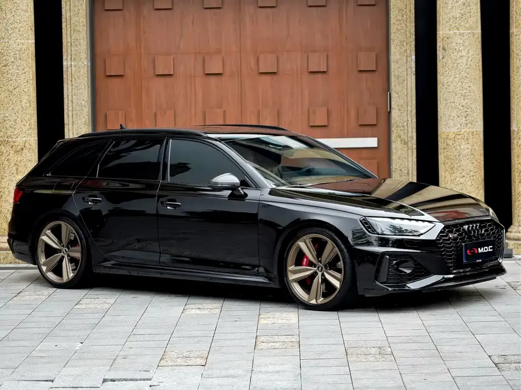Audi RS 4 — фото 3