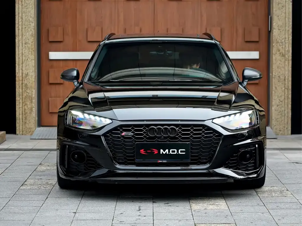 Audi RS 4 — фото 5