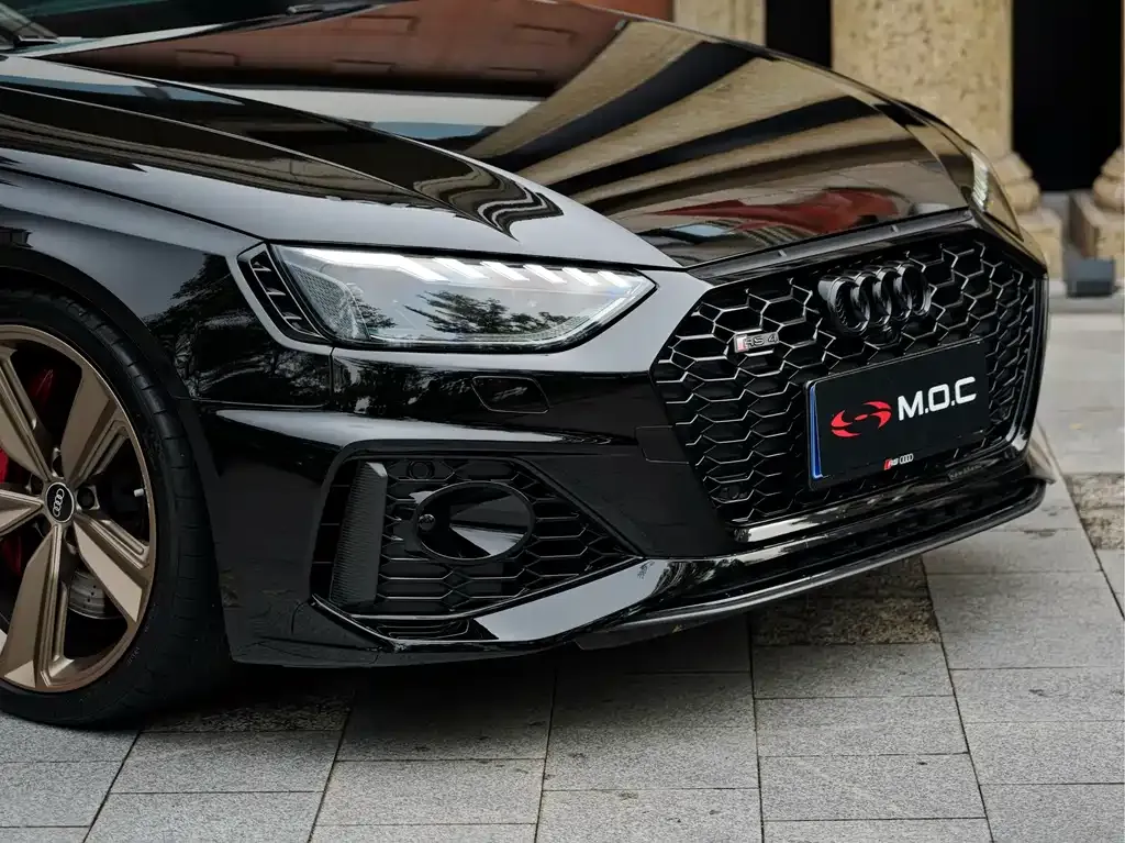 Audi RS 4 — фото 7