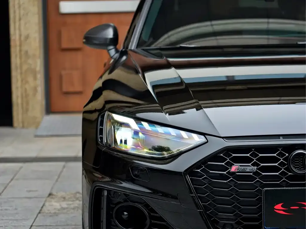 Audi RS 4 — фото 10