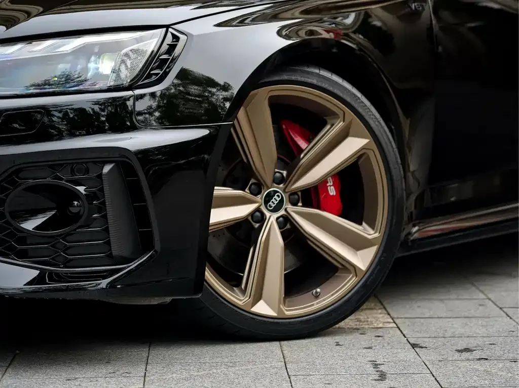 Audi RS 4 — фото 9