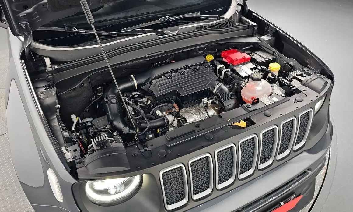 Jeep Renegade — фото 10