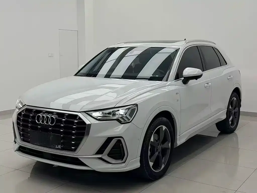 Audi Q3 — фото 1