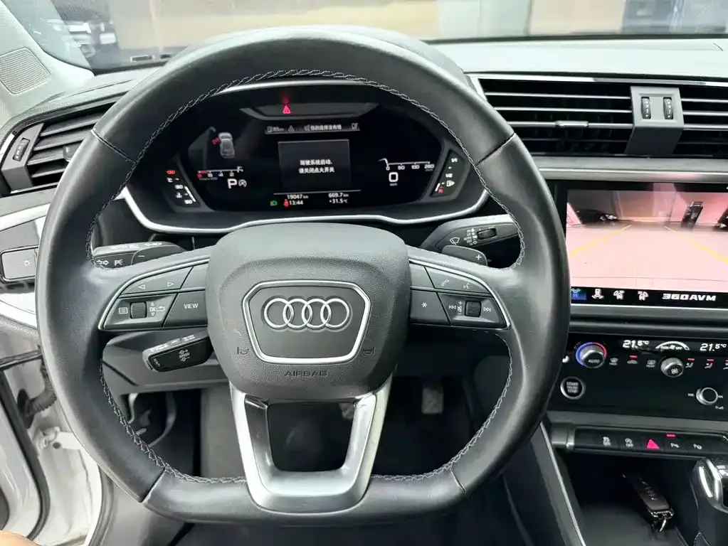 Audi Q3 — фото 4