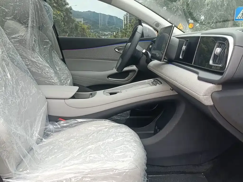 BYD Hiace 05 EV — фото 10