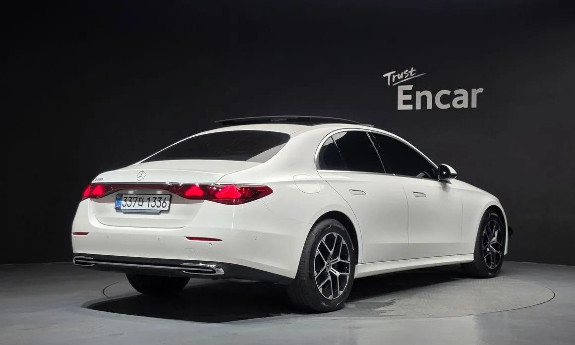 Mercedes-Benz E-Class — фото 5