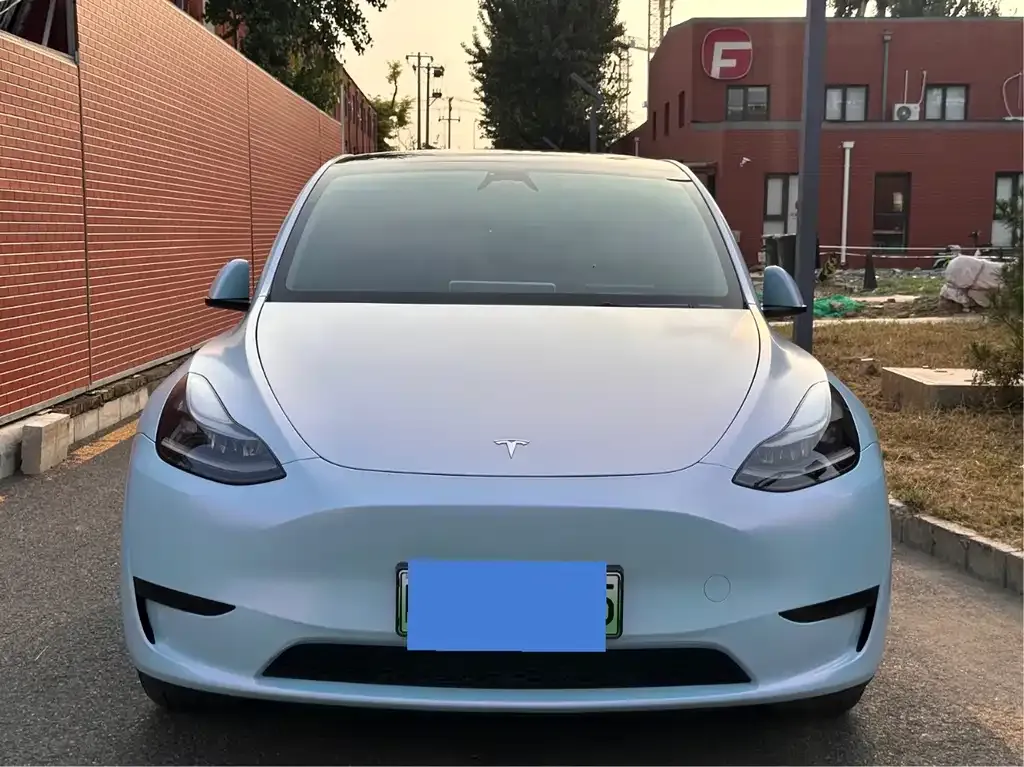 Tesla Model Y — фото 9