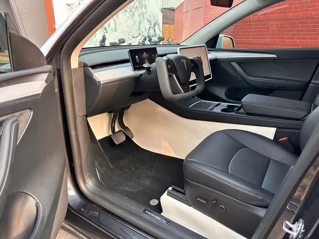 Tesla Model Y — фото 6