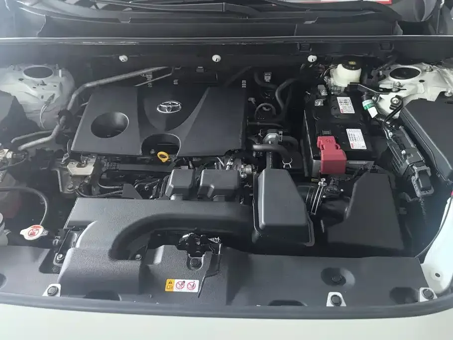 Toyota RAV4 — фото 3