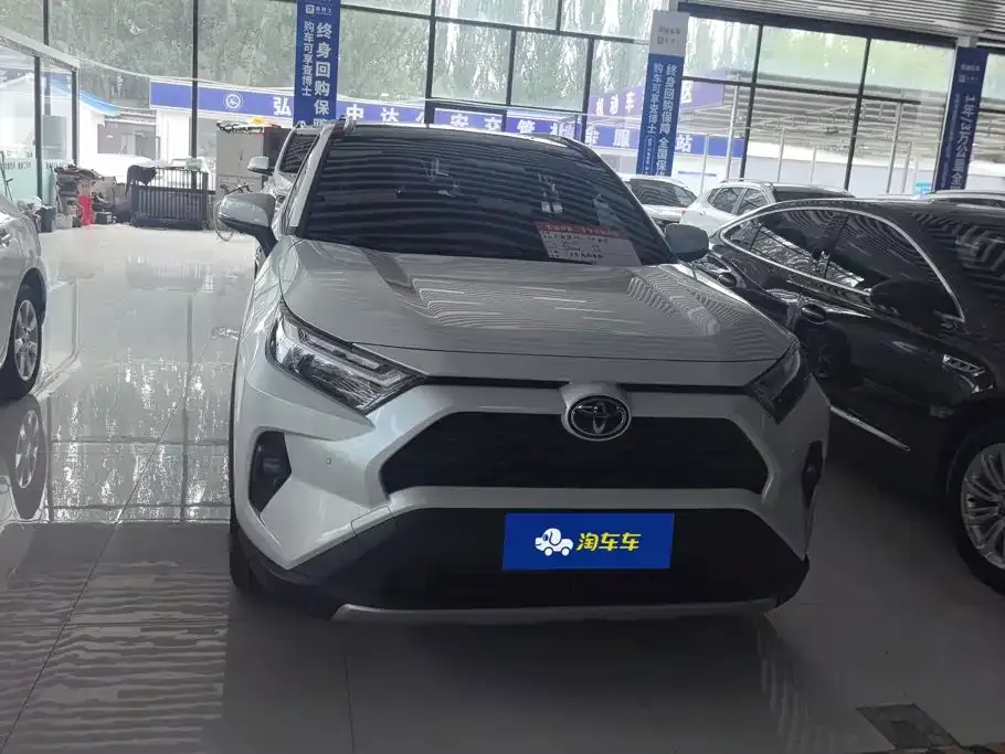 Toyota RAV4 — фото 6