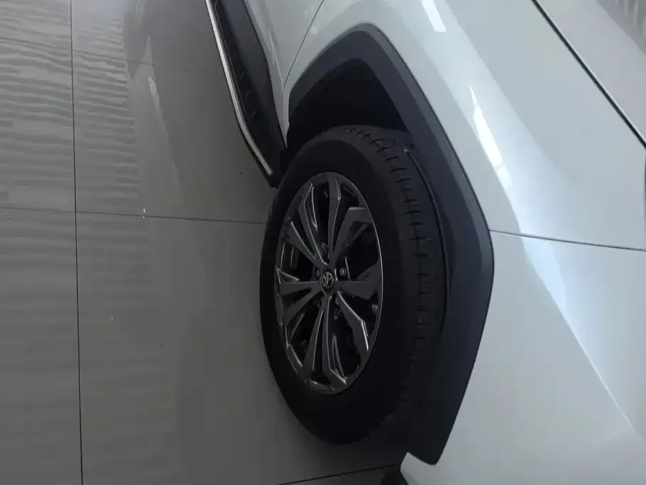 Toyota RAV4 — фото 2