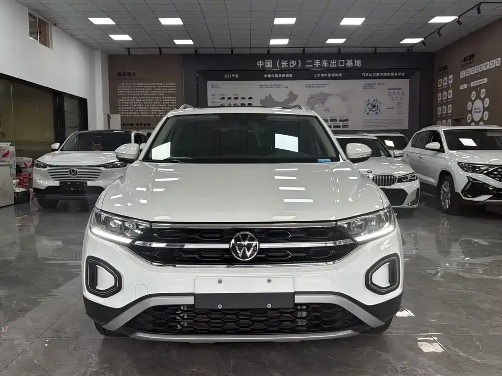 Volkswagen T-Roc — фото 9