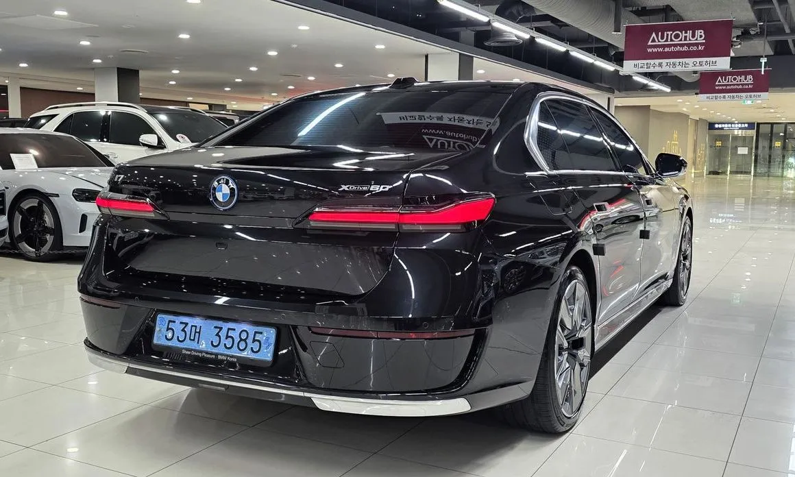 BMW i7 — фото 3