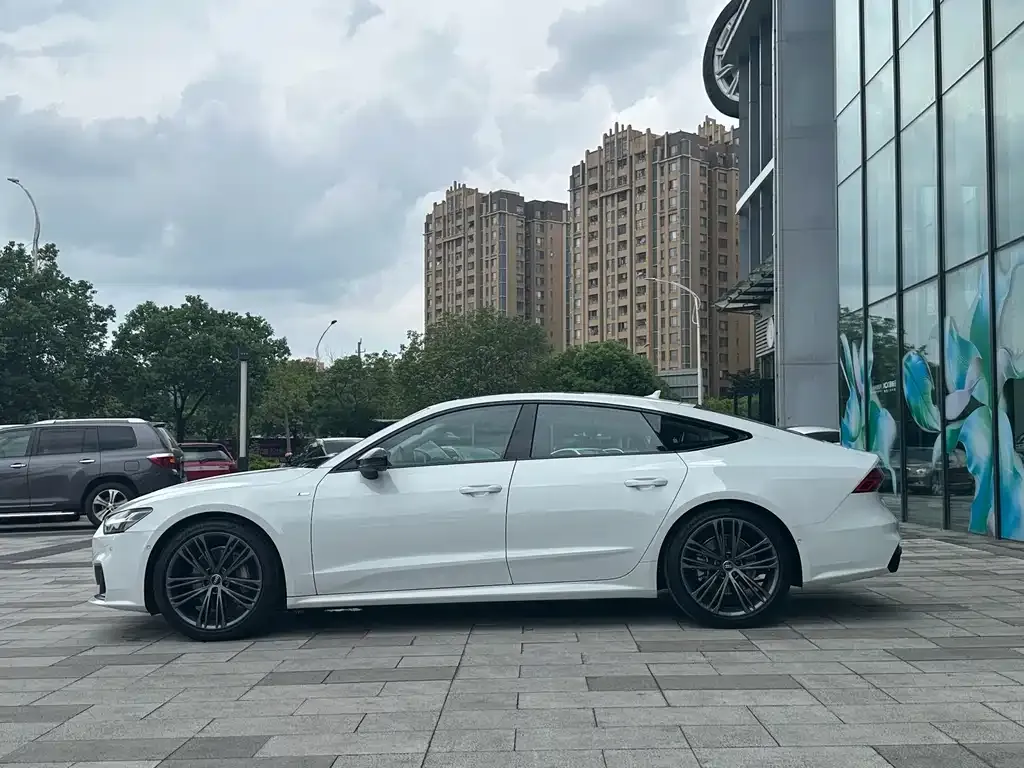 Audi A7 — фото 2