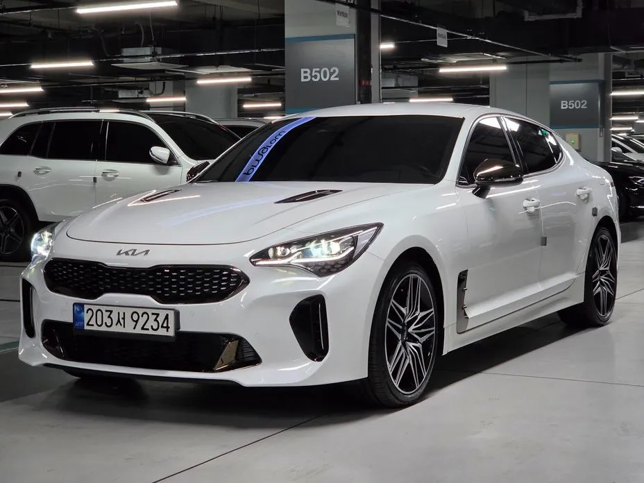 Kia Stinger — фото 1
