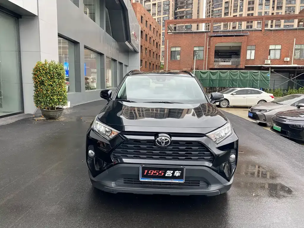 Toyota RAV4 — фото 9