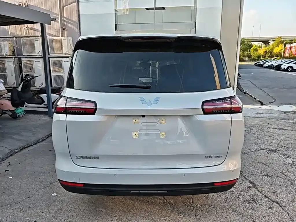Wuling Starlight 730 New Energy — фото 3
