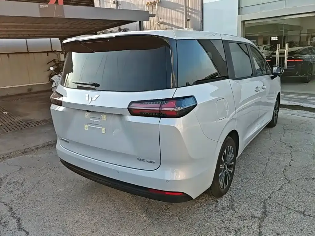 Wuling Starlight 730 New Energy — фото 4