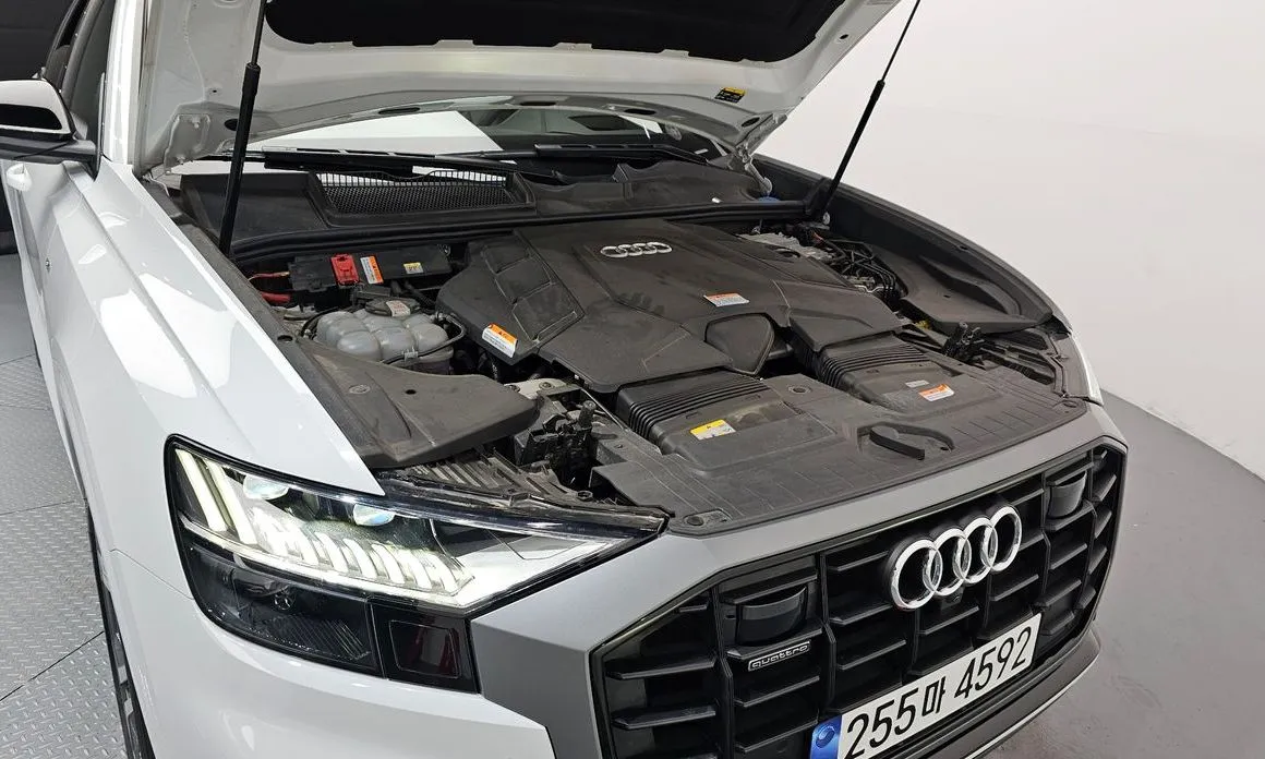 Audi Q8 — фото 10