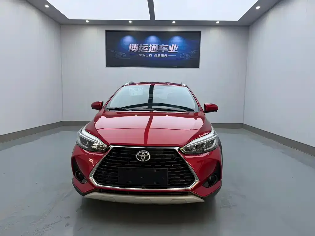 Toyota Yaris L — фото 4