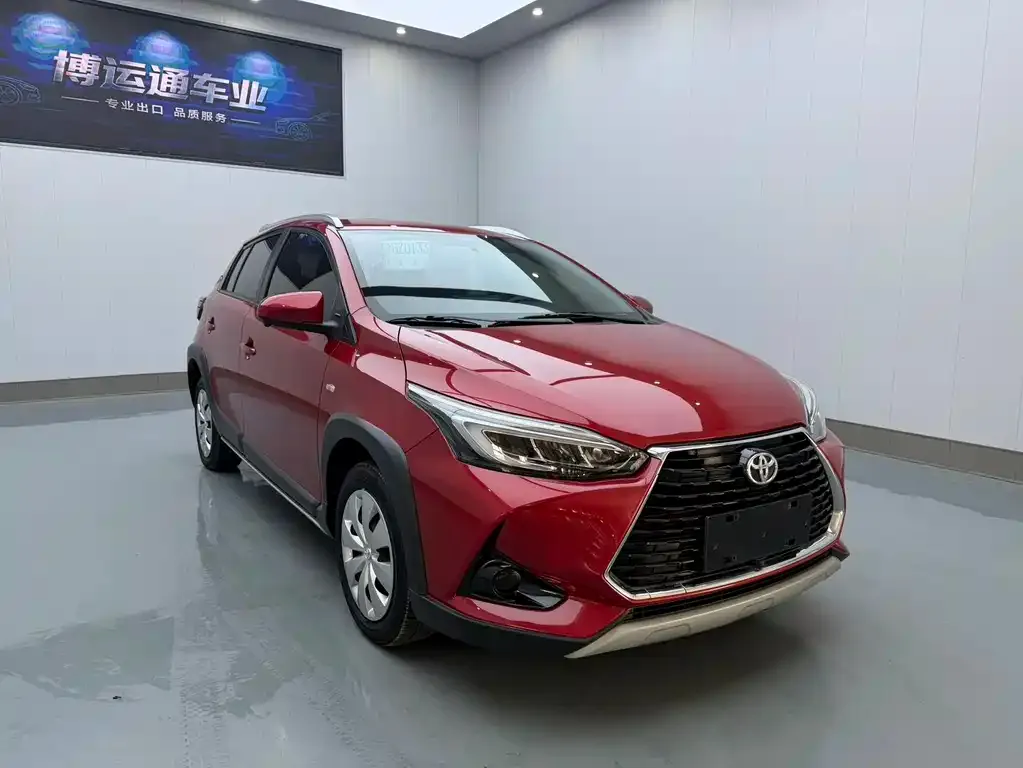 Toyota Yaris L — фото 2