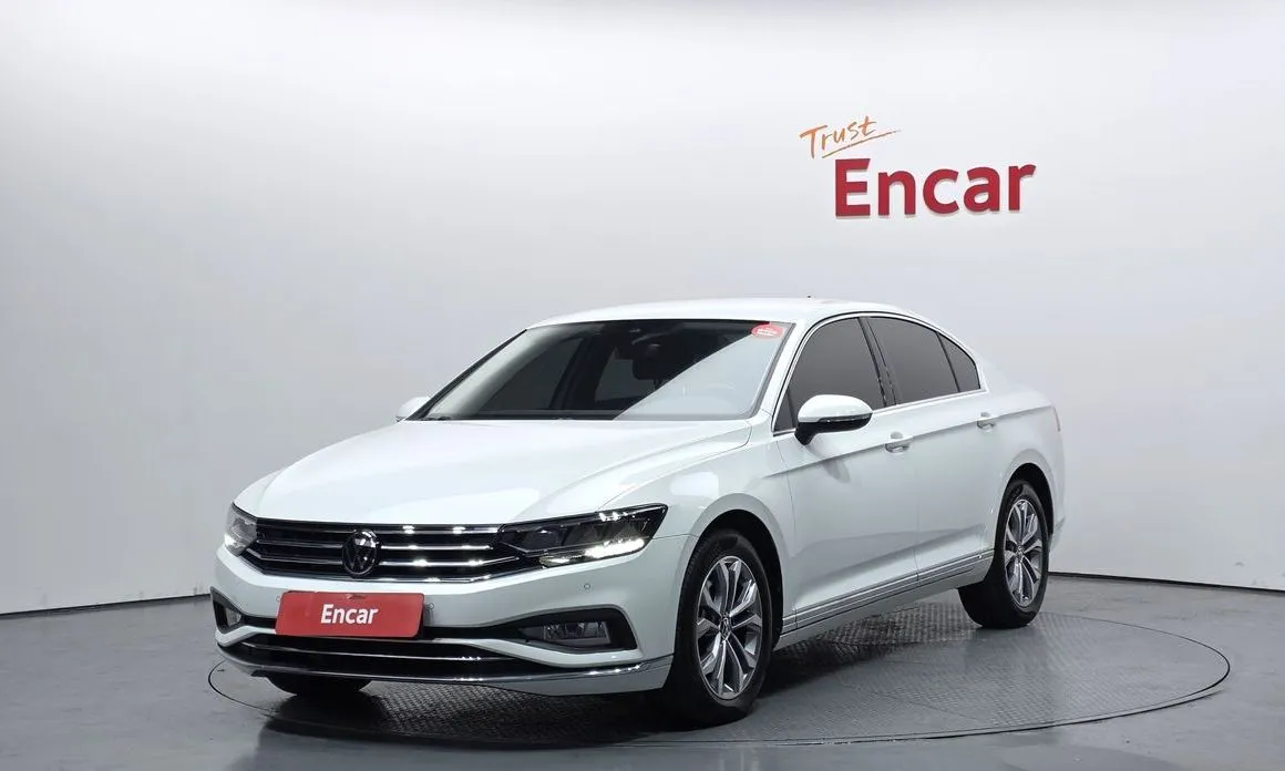 Volkswagen Passat — фото 1