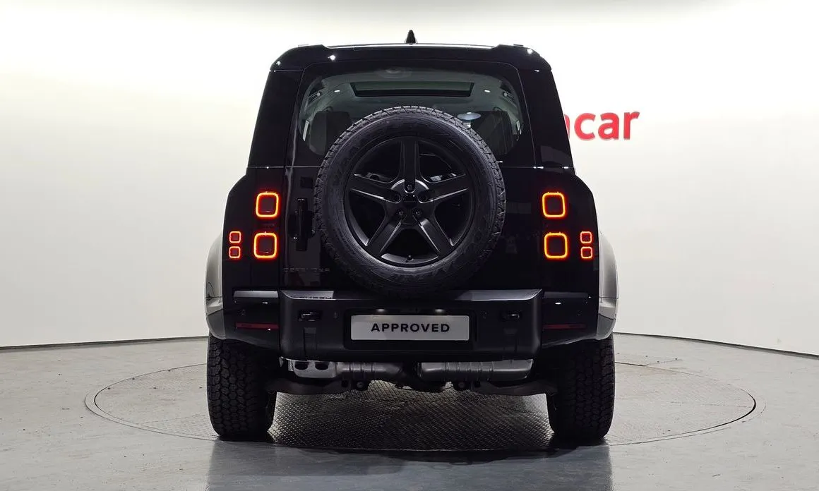Land Rover Defender — фото 10