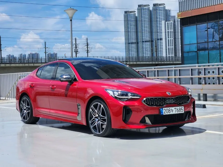 Kia Stinger — фото 1