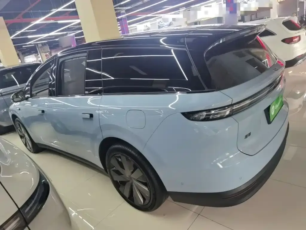 Li Auto i8 — фото 7