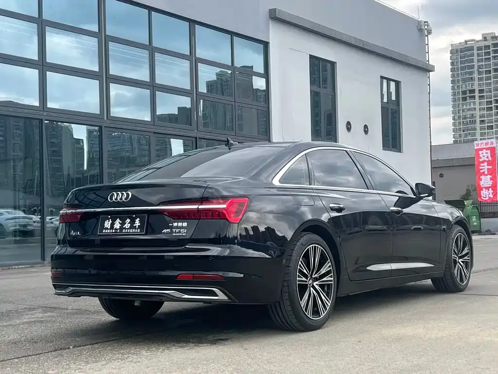 Audi A6L — фото 10
