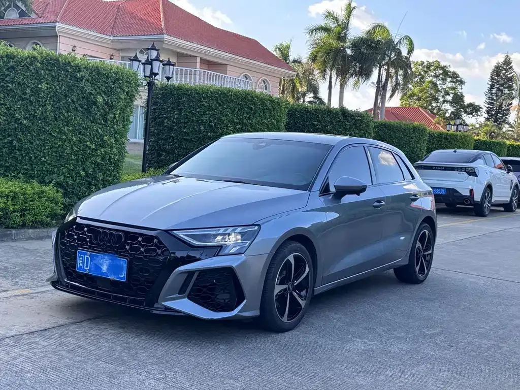 Audi A3 — фото 1