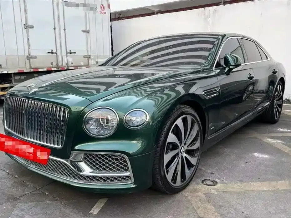 Bentley Flying Spur — фото 1