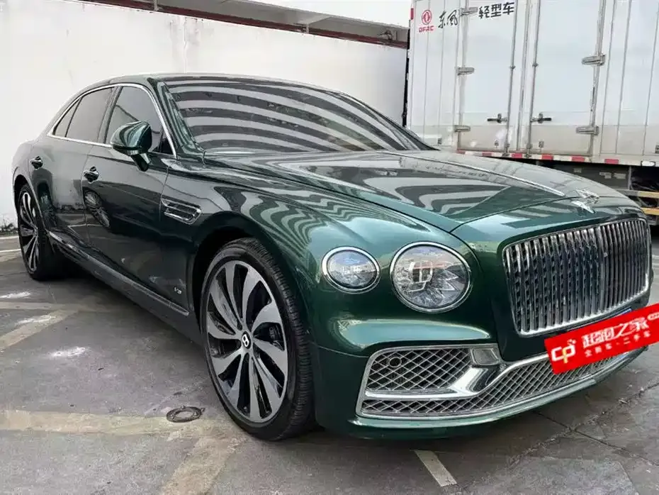 Bentley Flying Spur — фото 3