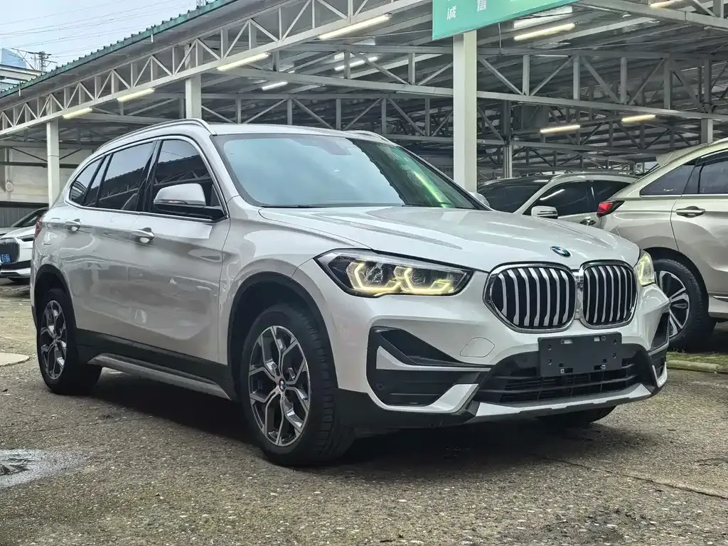 BMW X1 — фото 10