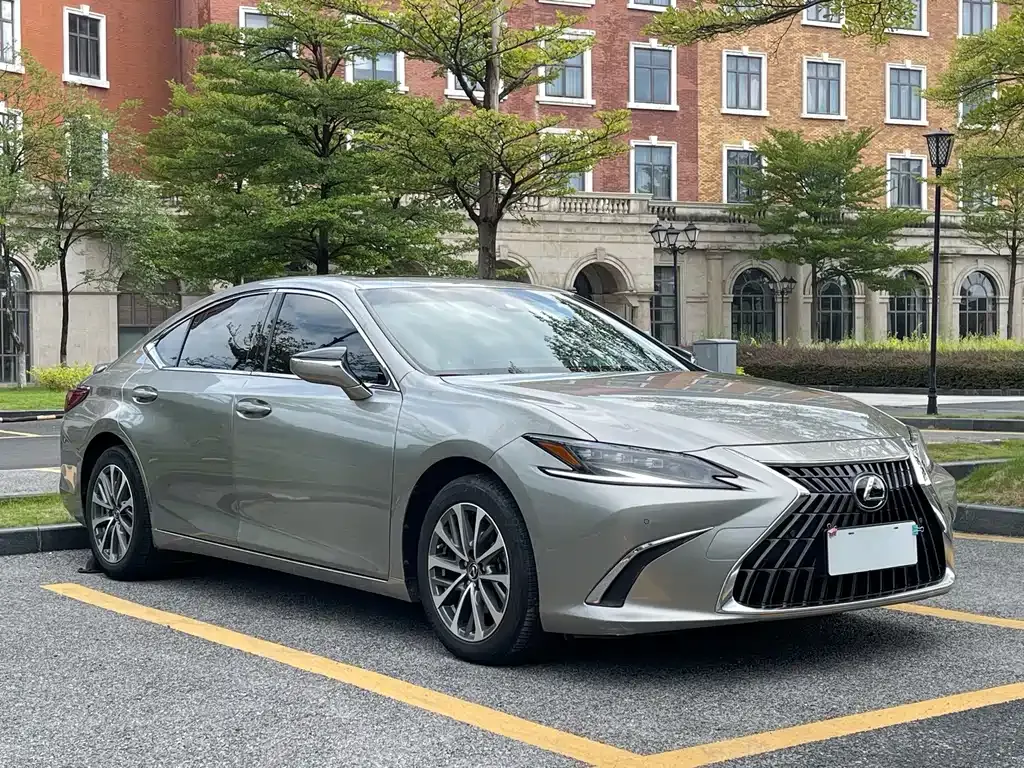 Lexus ES — фото 7