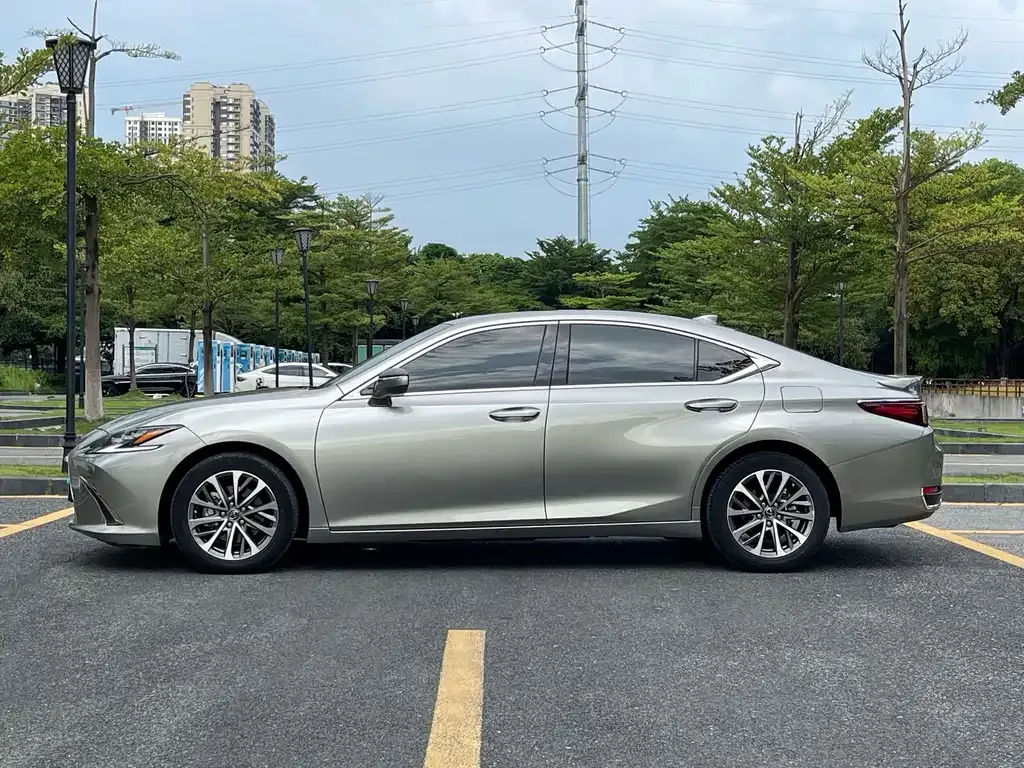 Lexus ES — фото 6