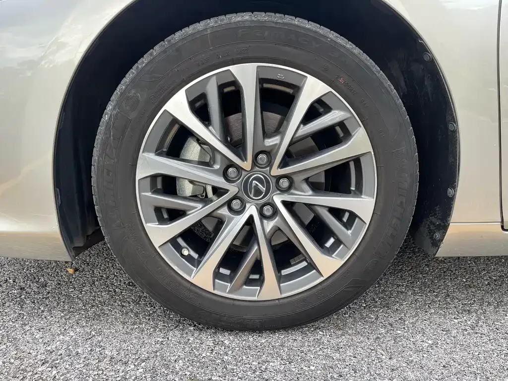 Lexus ES — фото 4