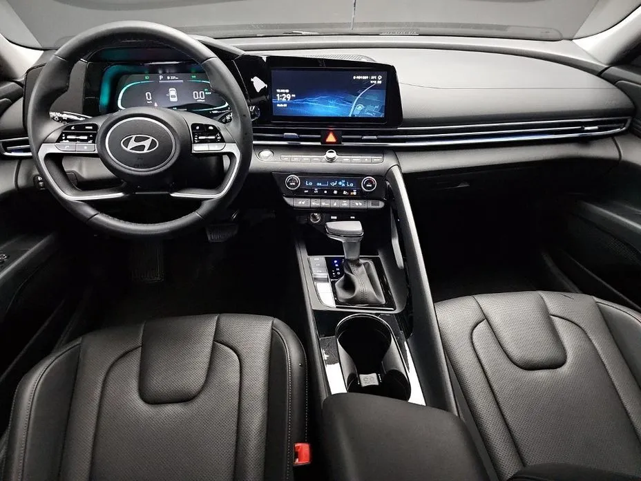Hyundai AVANTE — фото 3