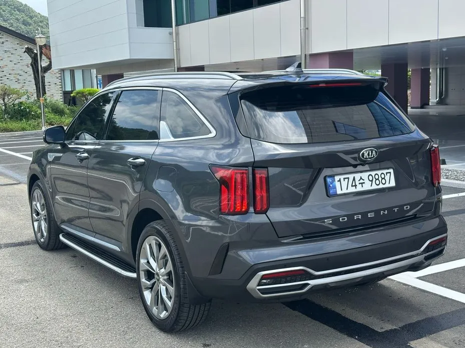Kia Sorento — фото 9