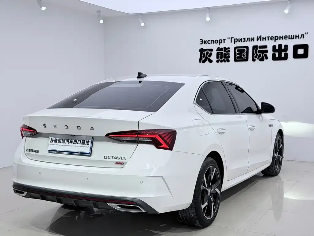 Skoda Octavia — фото 4