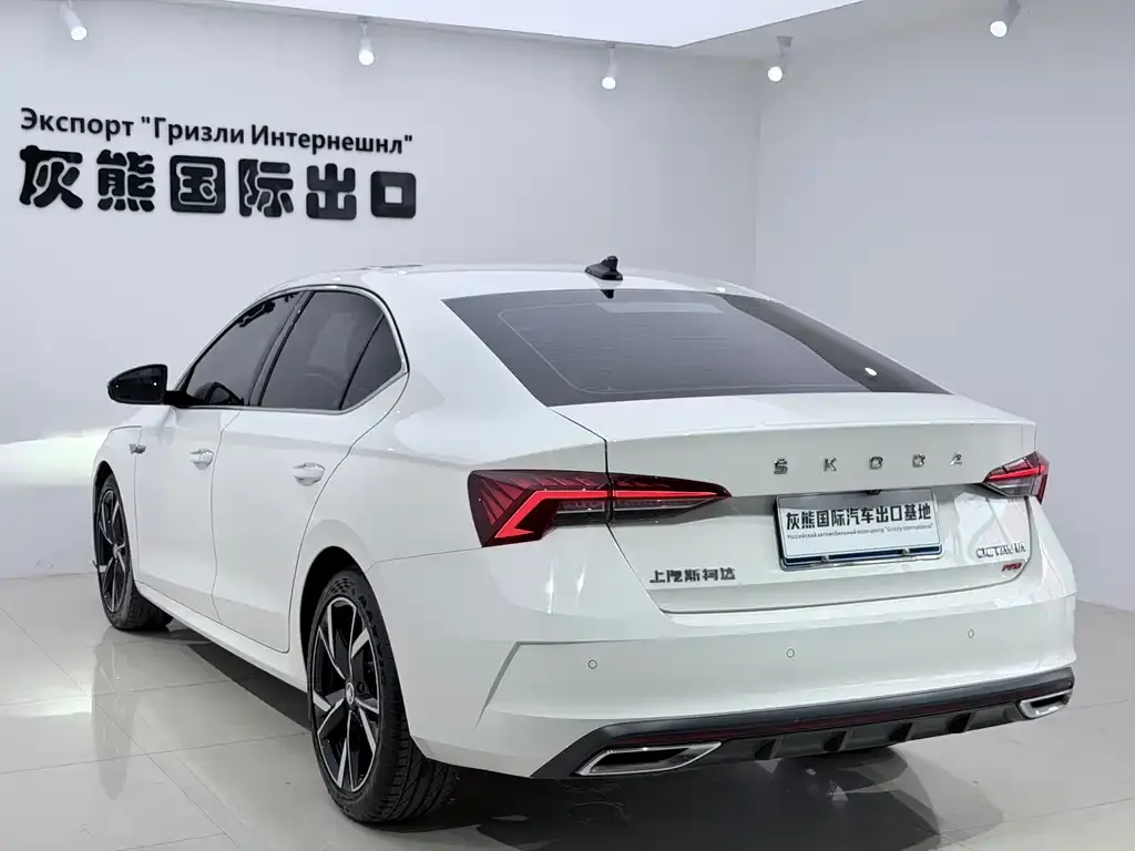 Skoda Octavia — фото 3