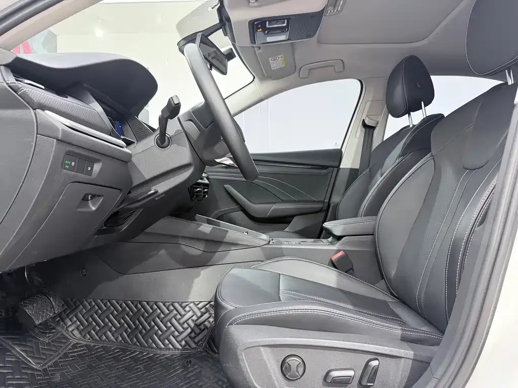 Skoda Octavia — фото 5