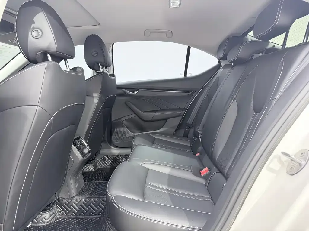 Skoda Octavia — фото 10