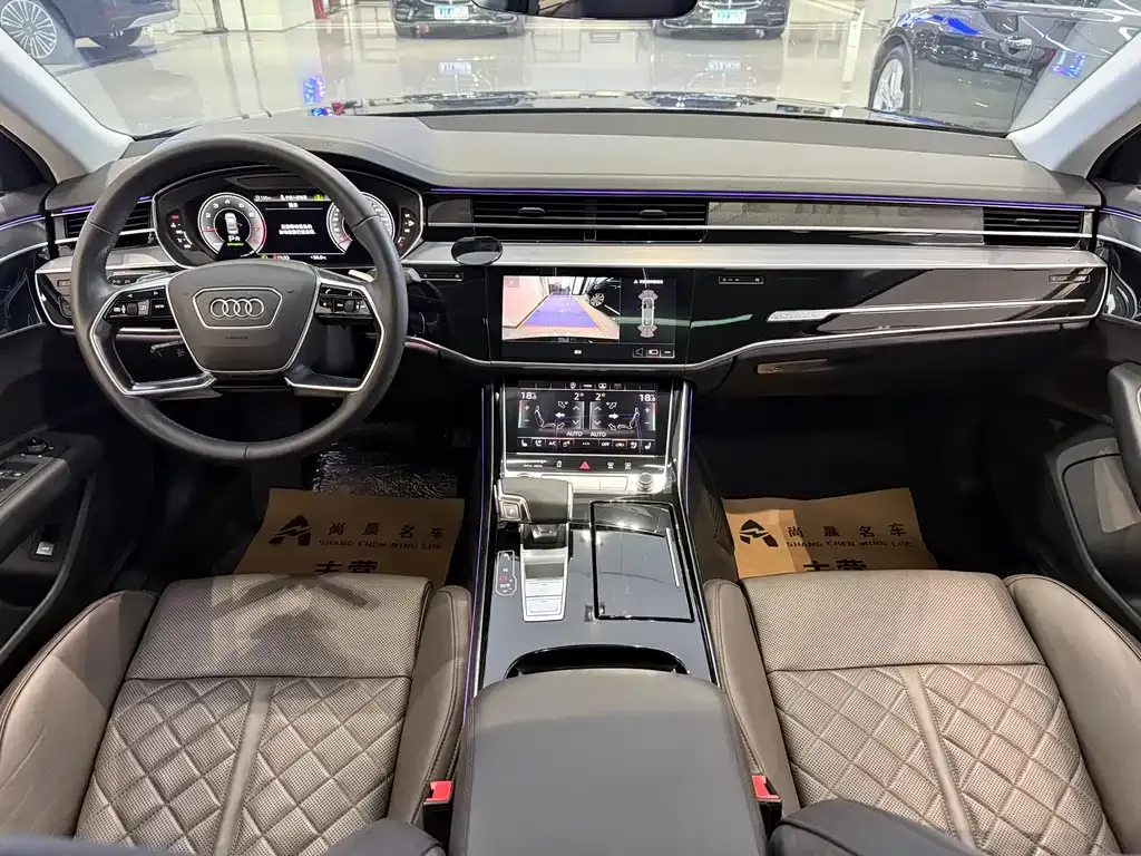Audi A8 — фото 7