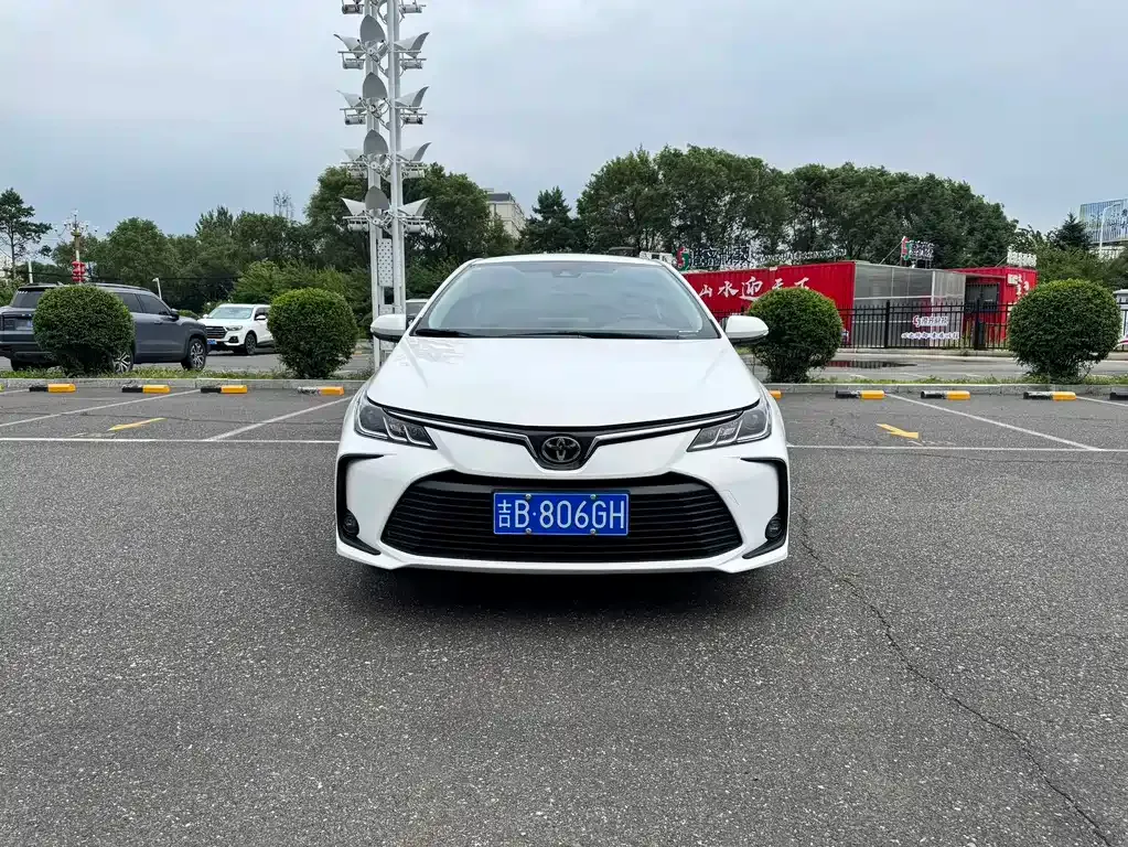 Toyota Corolla — фото 4